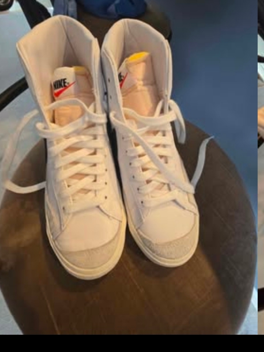 NIKE BLAZER MID '77 WOMEN'S SIZE 7 WORN ONCE FOR A 3 HR DANCE NEW CONDITION